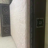 تخت با میز آرایش و پاتختی