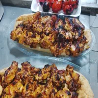 کارگر ساده رستوران همراه با جای خاب