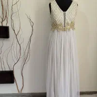 تعدادی لباس مجلسی در حد نو