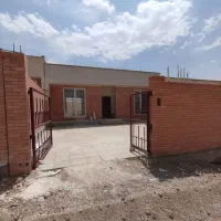 200-متر-زمین-100-متر-بنا-دوخوابه-ایوانکی