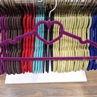 چوب رختی مخمل قلبی