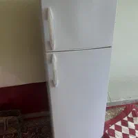 یخچال ظاهر در حد صفر موتر نیاز به تعمیر داره|یخچال و فریزر|بافت, |دیوار