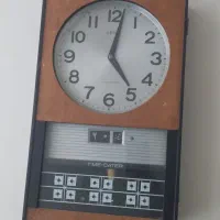 ساعت دیواری قدیمی