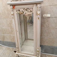 بوفه به همراه کتیبه پرده