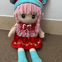 تعدادی اسباب بازی و پازل و عروسک|اسباب‌بازی بچه|قم, انسجام|دیوار