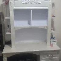 میز و صندلی و فرش سه متر