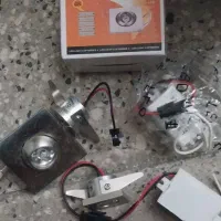 پارکتی چشمی مربع و سفید