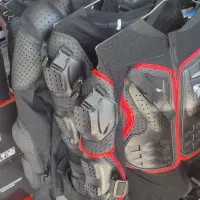 کلاه و شولدر|قطعات یدکی و لوازم جانبی|نیشابور, سرآب کوشک|دیوار