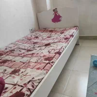 تخت و کمد|تخت و صندلی بچه|خمینیشهر, |دیوار