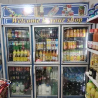 یخچال نوشیدنی و لبنیات سوپر مارکت در حد نو