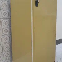 یک عدد یخچال قدیمی، کاملا سالم