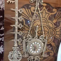 ساعت و آویز