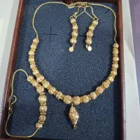 فروش طلا (سرویس کامل + مقداری النگو )