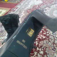 پوتین|کیف، کفش، کمربند|خواجه, |دیوار