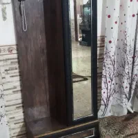 جاکفشی و میز تلوزیون