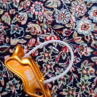 تعدادابزارصعودوفرودنوریورسو.کارابین پیچ.هشت فرود