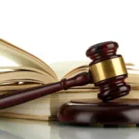 تمامی دعاوی در دادگاه وکیل