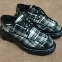 کفش سایز ۳۷