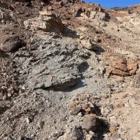 فروش معدن خاک بالکلی و مرمریت مشکی