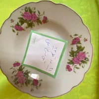 مجموعه بشقاب و فنجان‌ گل سرخ