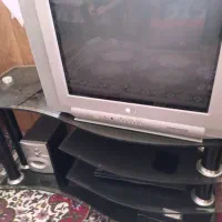 تلویزیون و میز تلویزیون|تلویزیون و پروژکتور|رامجین, |دیوار