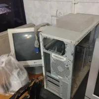 تعدادی کیس و پرینتر و غیره