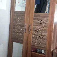 کمد لباس MDF و میز آرایش قهوهای|جاکفشی، کمد، دراور|قم, نیروگاه|دیوار