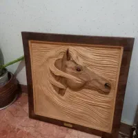تابلو کنده کاری اسب روی چوب