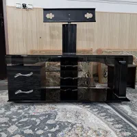 میزتلویزیون شیشه ای