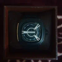 ساعت مچی اصلی . حرفه ای سلامت