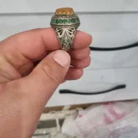 رکاب انگشتر دور کار زمرد