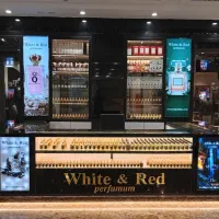 فروشنده عطر و ادکلن مجتمع تجاری اُپال