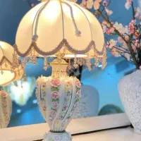 آباژور و شمعدان