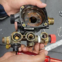 تعمیر انواع پکیج ایران رادیاتور و بوتان|آبگرمکن، پکیج، شوفاژ|تهران, مهرآباد|دیوار