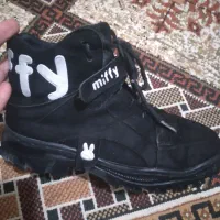 کفش و کیف|کیف، کفش، کمربند|شیروان (خراسان), |دیوار