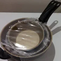 ماهیتابه و دیس چینی