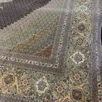 (فرش حق زاده)فرش۲۴متری ماهی۵۰رج سرمه ای گل ابریشم|فرش|تبریز, |دیوار