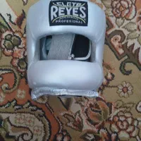 کلاه بوکس چرم Reyes