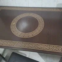 فقط میز نهار خوری