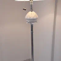 آباژور ایستاده