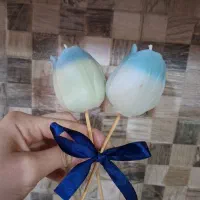 دست گل شمع. گل لاله