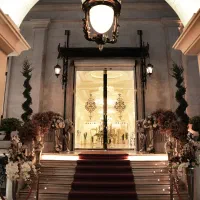 نگهبان تالار پذیرایی