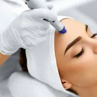 بوتاکس و مزوتراپی در مطب پزشک