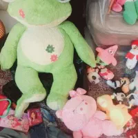 عروسک و مداد رنگی