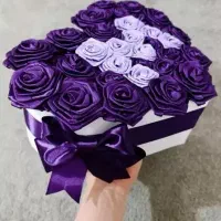 باکس هدیه با گل ربانی