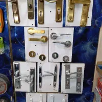 دستگیره و قفل در