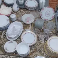 یه سری ظرف تمیزوسالم که خیلیاش استفاده نشده