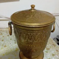 سطل برنجی|کلکسیون اشیاء عتیقه|طرقبه, |دیوار