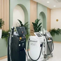 موجودی دستگاه های مناسب کلینک