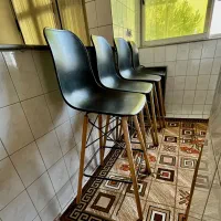 صندلی پایه بلند در حد نو